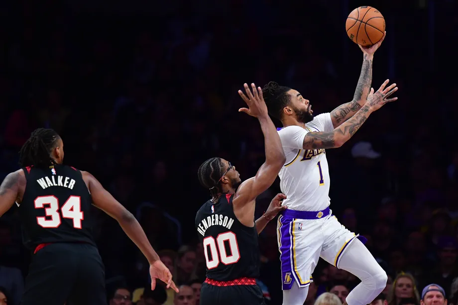 Lakers Outpace Trail Blazers; D’Angelo Russell Shines in Dominant Performance
