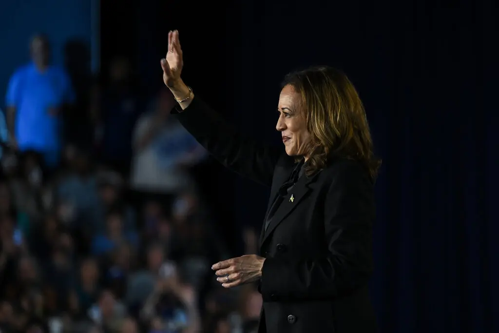 111 Former GOP Officials Stand with Harris, Calling Trump ‘Unfit' for Office