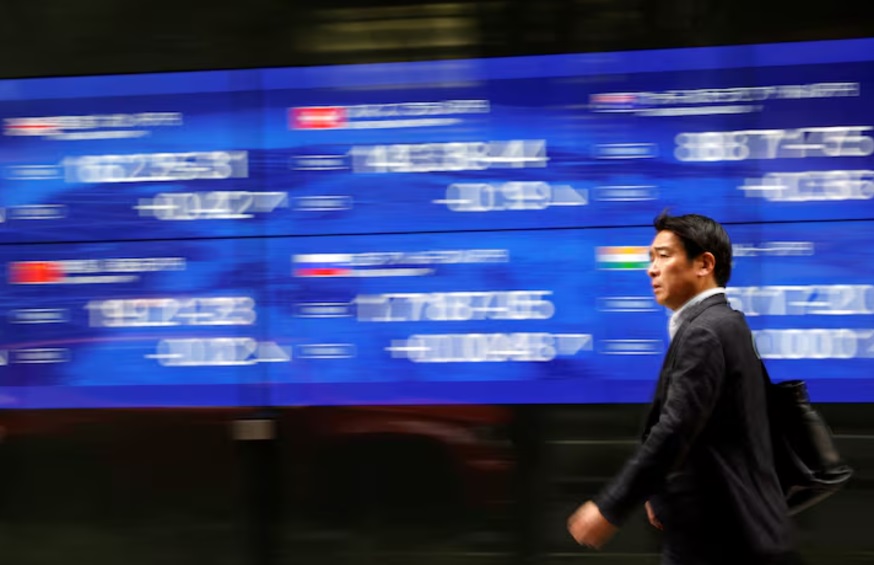 Asian Markets Climb Following Wall Street Gains; Dollar Strengthens