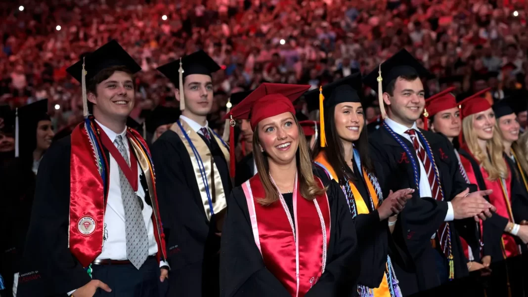 Trump Ridicules Transgender Athletes During Alabama Commencement, Drawing Loud Cheers from Crowd
