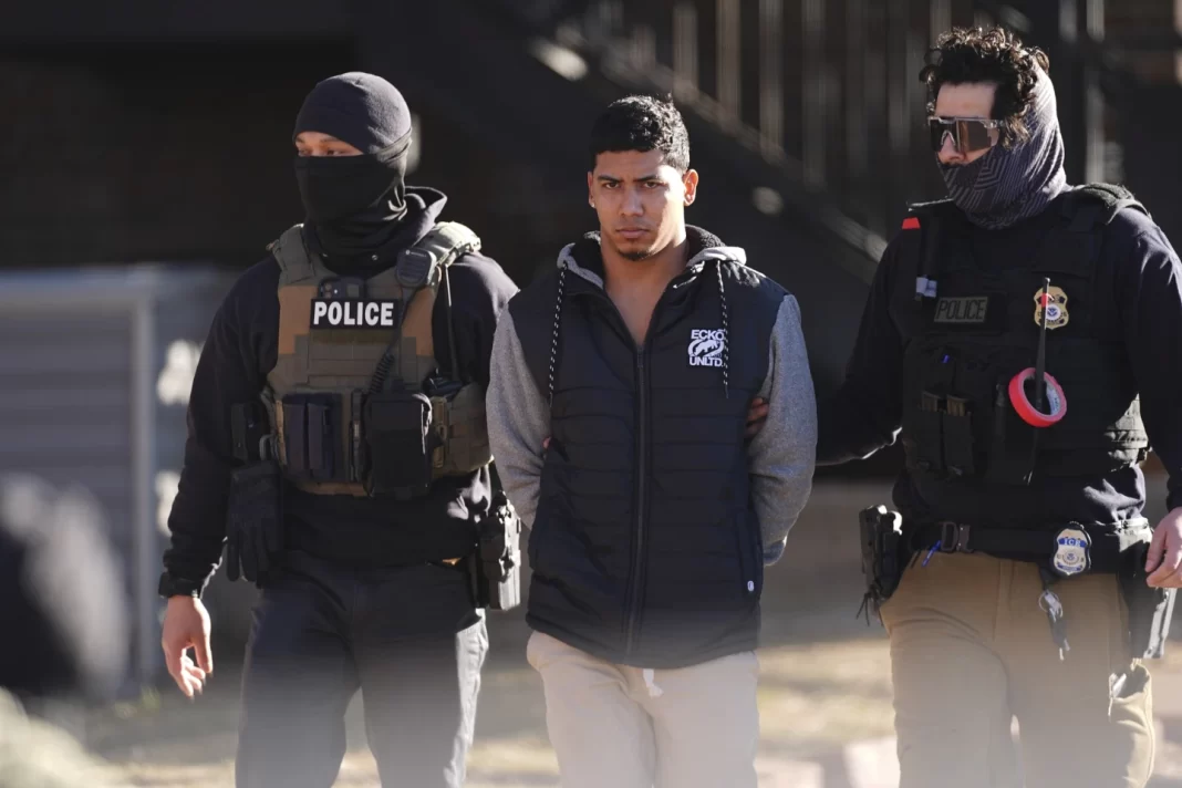 Trump Administration Sends Migrants to Shelters It Previously Targeted for Aiding Them