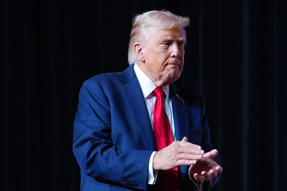 Trump Orders Pentagon to Secure Troop Pay Amid Shutdown